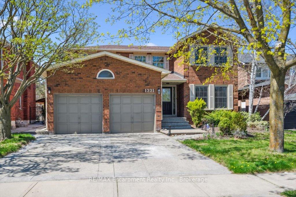1221-parsons-lane-oakville-ontario-w12181097