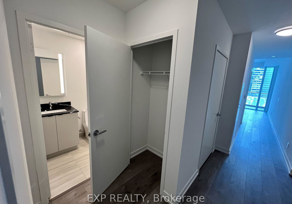 285-dufferin-street-toronto-ontario-w12181770