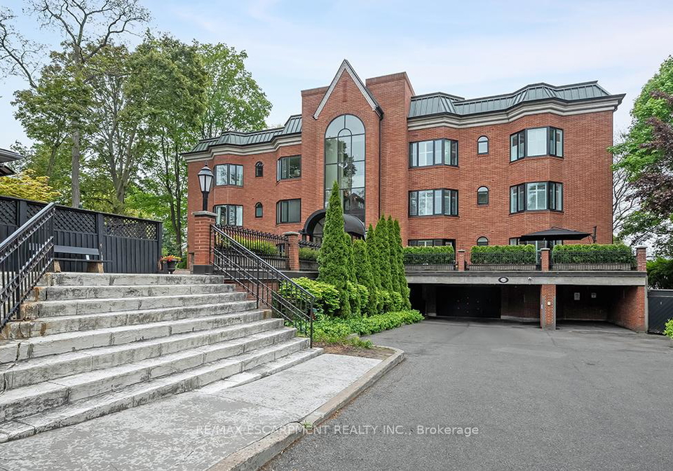 2220-lakeshore-road-burlington-ontario-w12181873