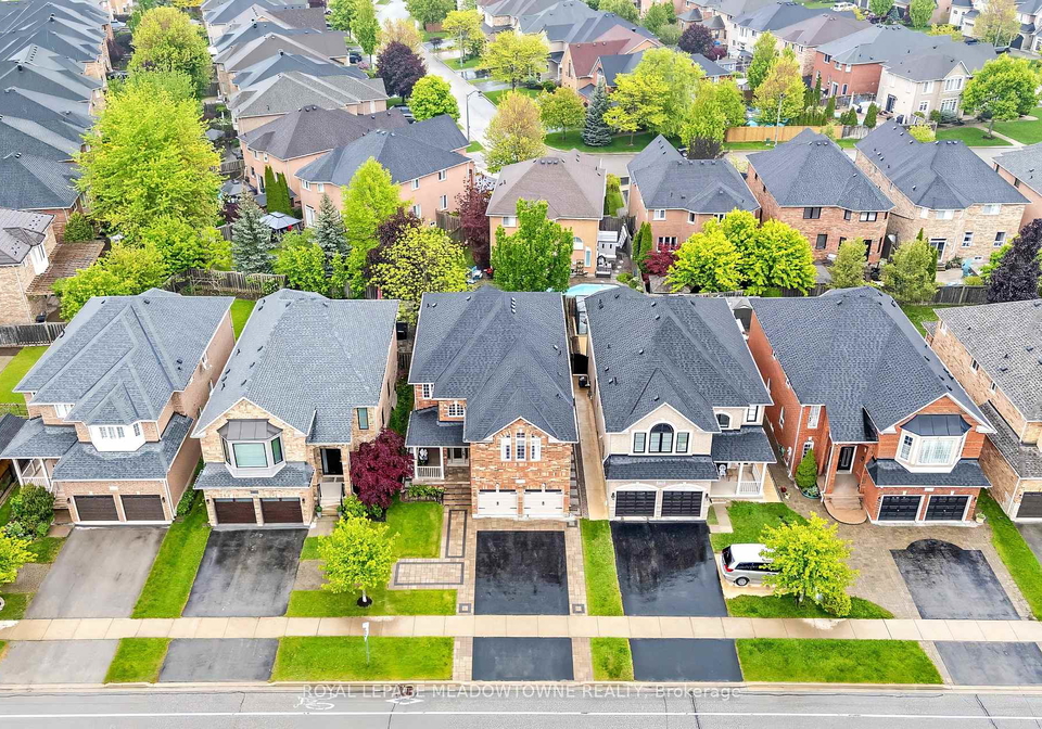 2120-pine-glen-road-oakville-ontario-w12182652