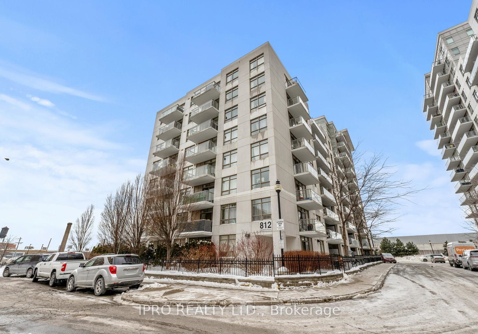 812-lansdowne-avenue-w-toronto-ontario-w12182939