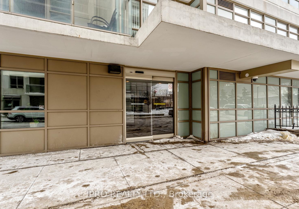 812-lansdowne-avenue-w-toronto-ontario-w12182939
