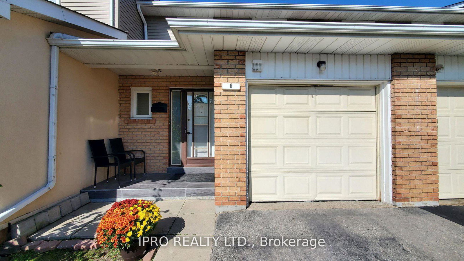 carisbrooke-court-brampton-ontario-w12183062