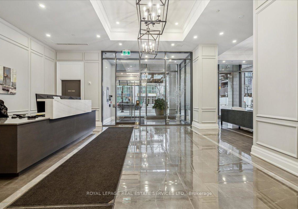 2060-lakeshore-road-burlington-ontario-w12184782