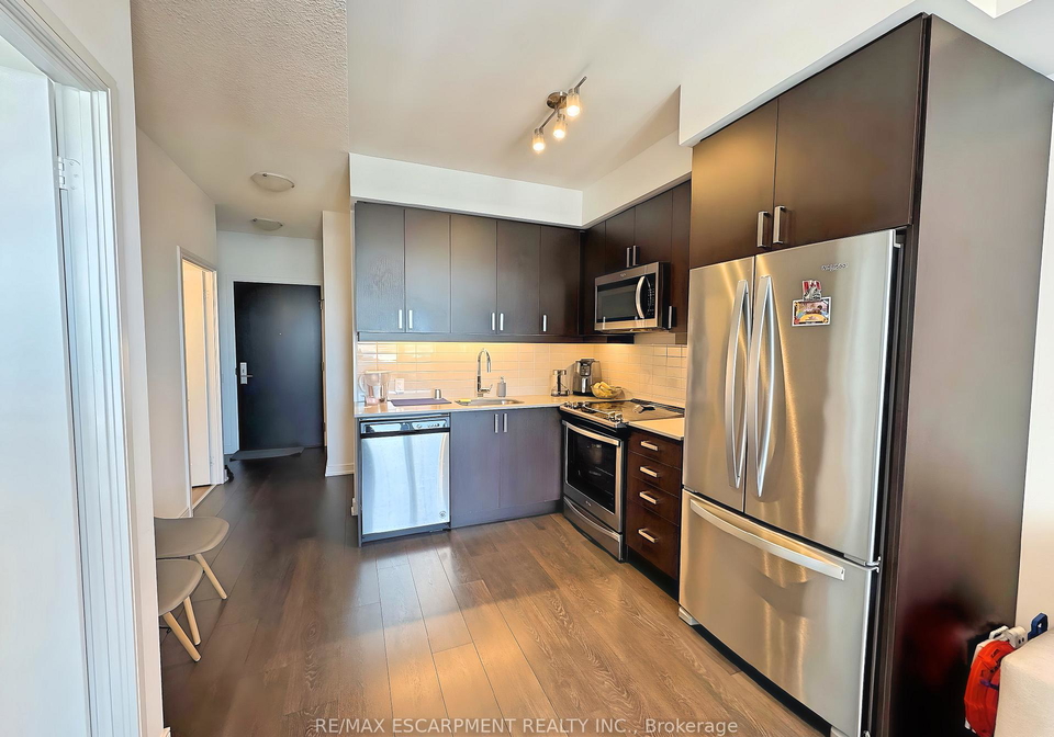 8-nahani-way-mississauga-ontario-w12187029