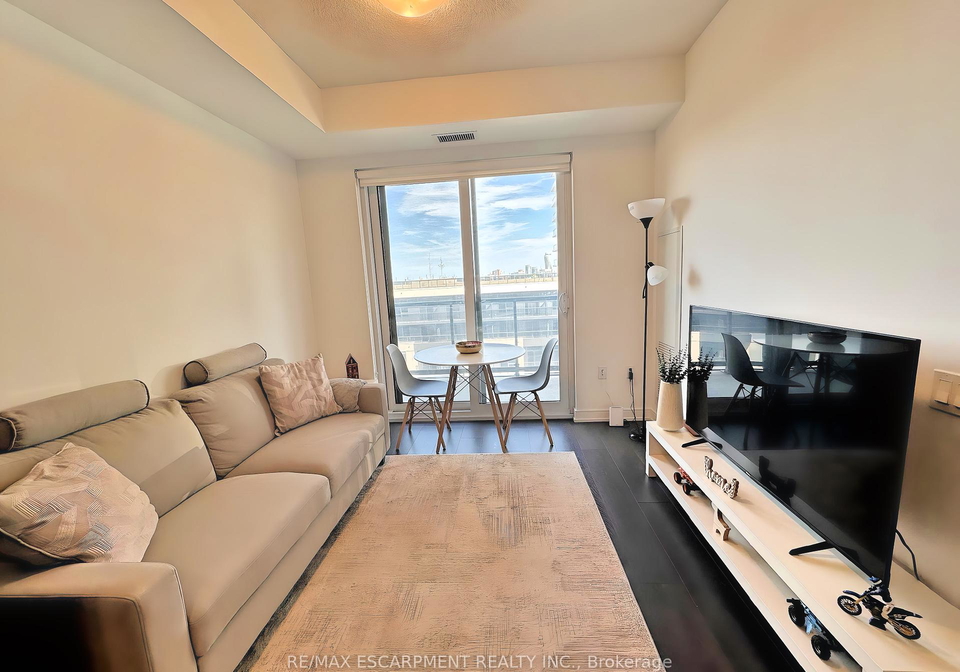 8-nahani-way-mississauga-ontario-w12187029