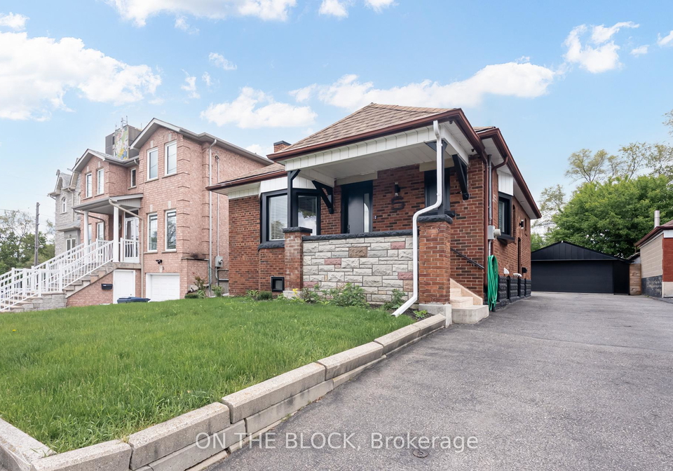 5-east-drive-toronto-ontario-w12187329