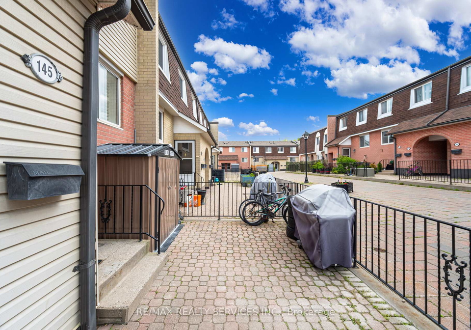 2170-bromsgrove-road-mississauga-ontario-w12188031