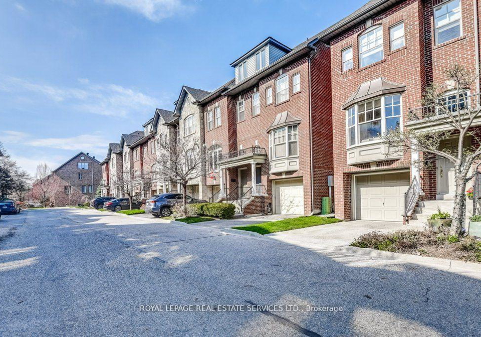 17-leaves-terrace-etobicoke-ontario-w12188374