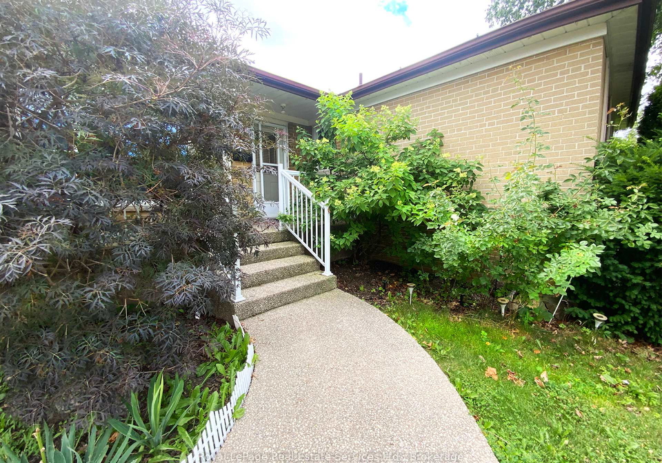2072-bridge-road-oakville-ontario-w12188724