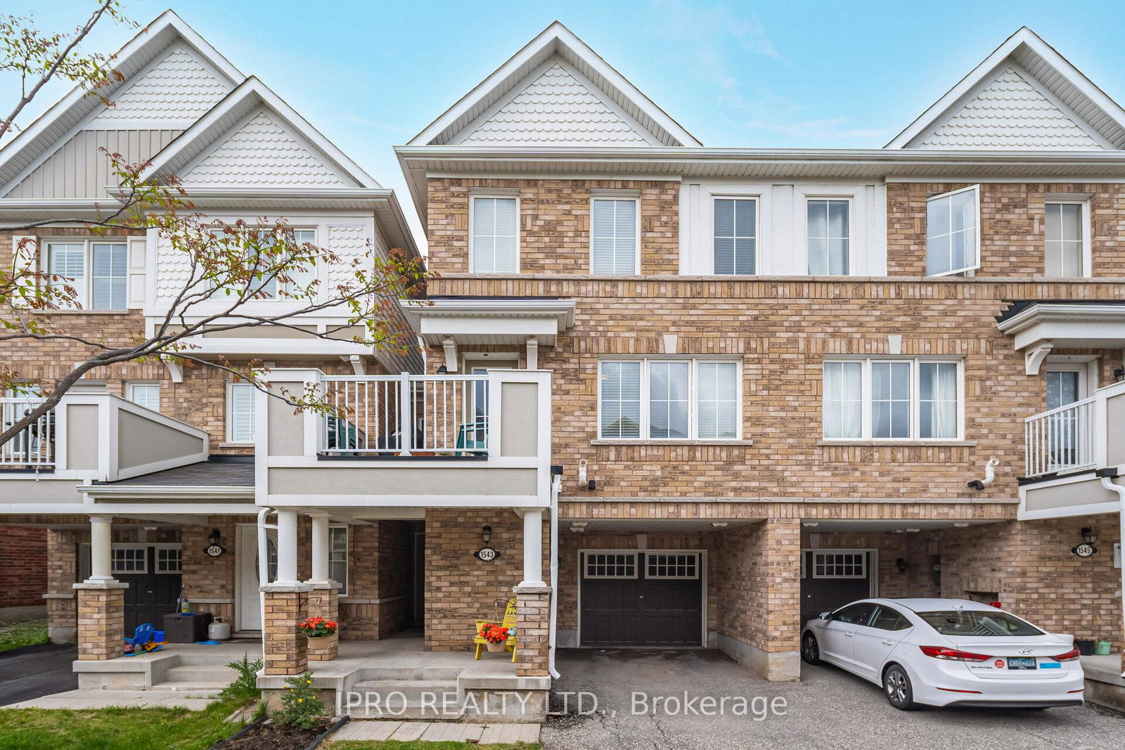 1543-husband-place-milton-ontario-w12188861