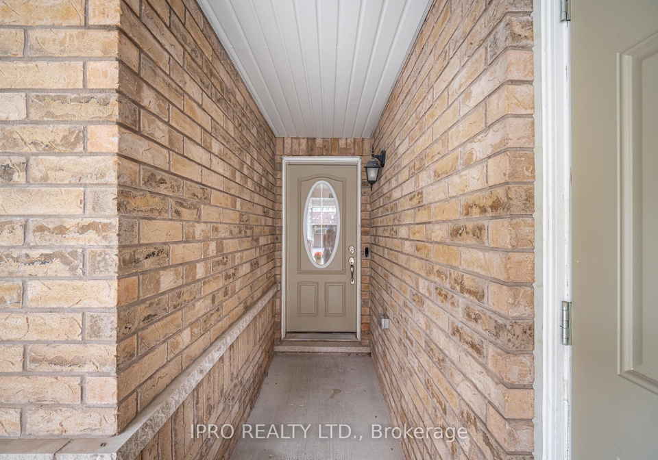 1543-husband-place-milton-ontario-w12188861