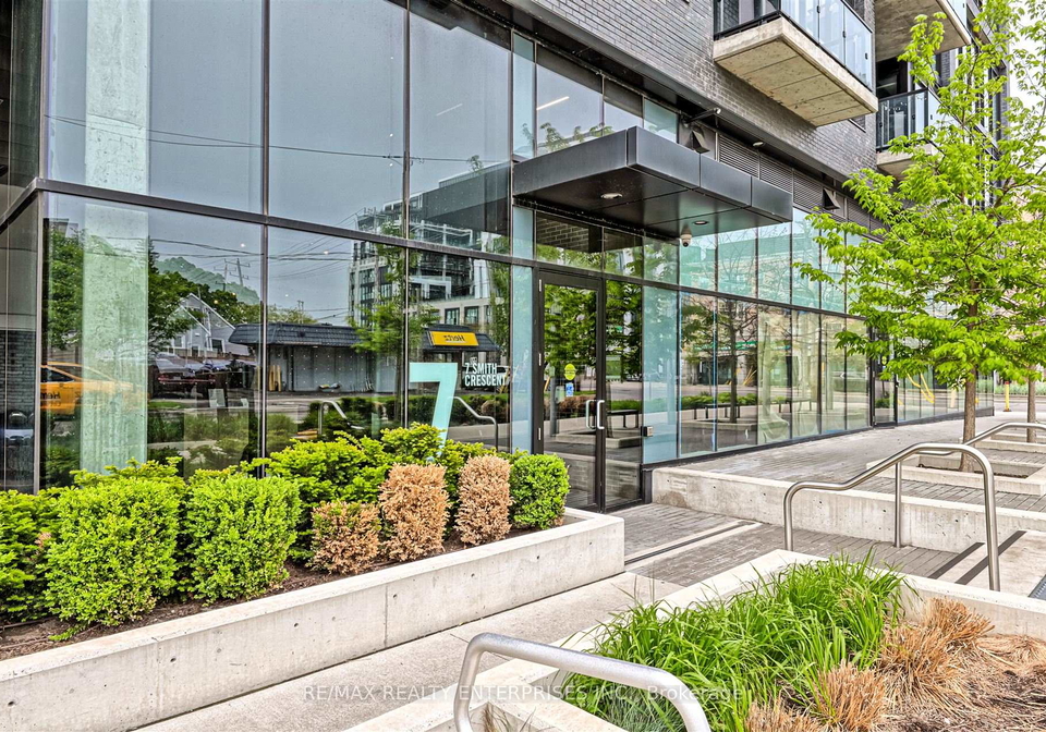 7-smith-crescent-etobicoke-ontario-w12189129