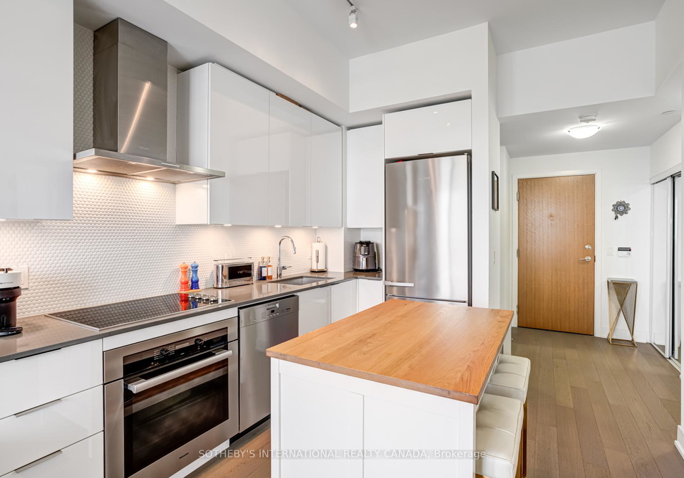 20-shore-breeze-drive-etobicoke-ontario-w12189297