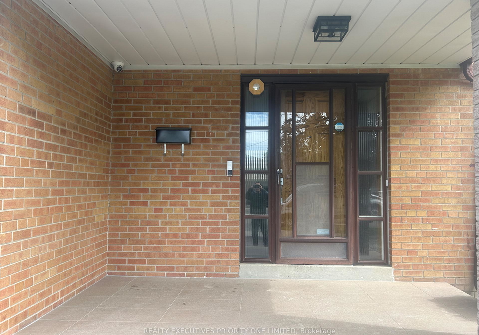 26-conamore-crescent-n-york-ontario-w12189308