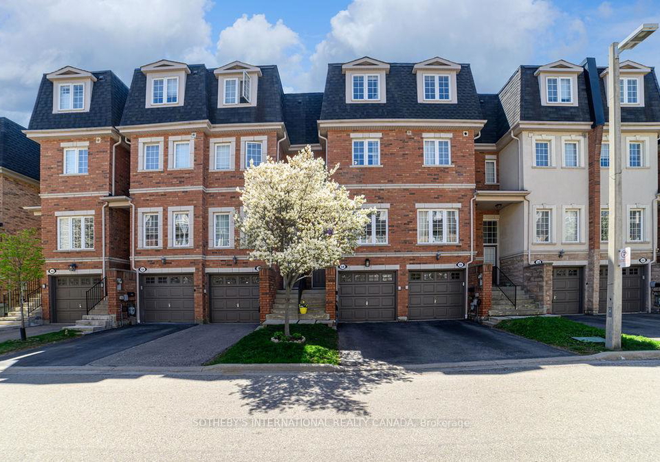 435-hensall-circle-mississauga-ontario-w12189377