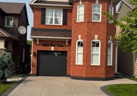 1009-tock-close-milton-ontario-w12189480