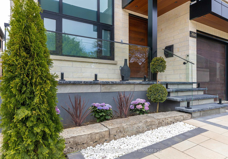 1424-northmount-avenue-mississauga-ontario-w12190658