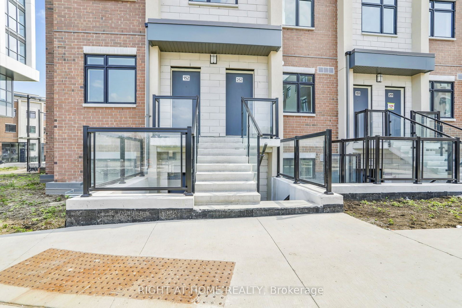 1075-douglas-mccurdy-comm-road-mississauga-ontario-w12190992