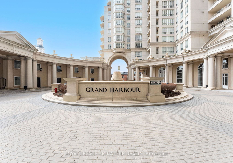 2285-lake-shore-boulevard-w-etobicoke-ontario-w12191474