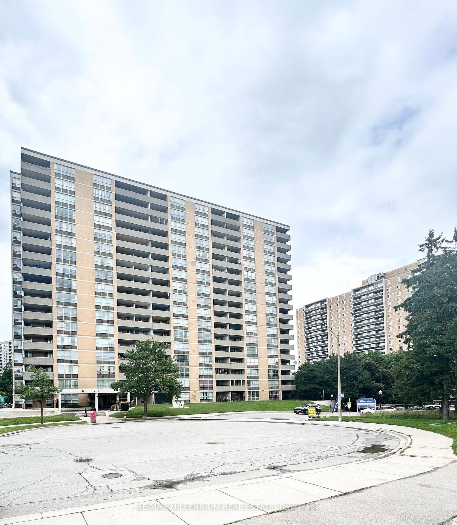 40-panorama-court-s-etobicoke-ontario-w12191621