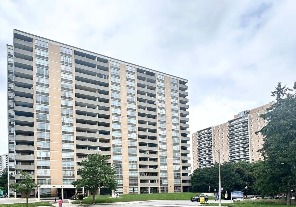 40-panorama-court-s-etobicoke-ontario-w12191621