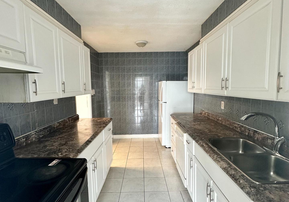 40-panorama-court-s-etobicoke-ontario-w12191621