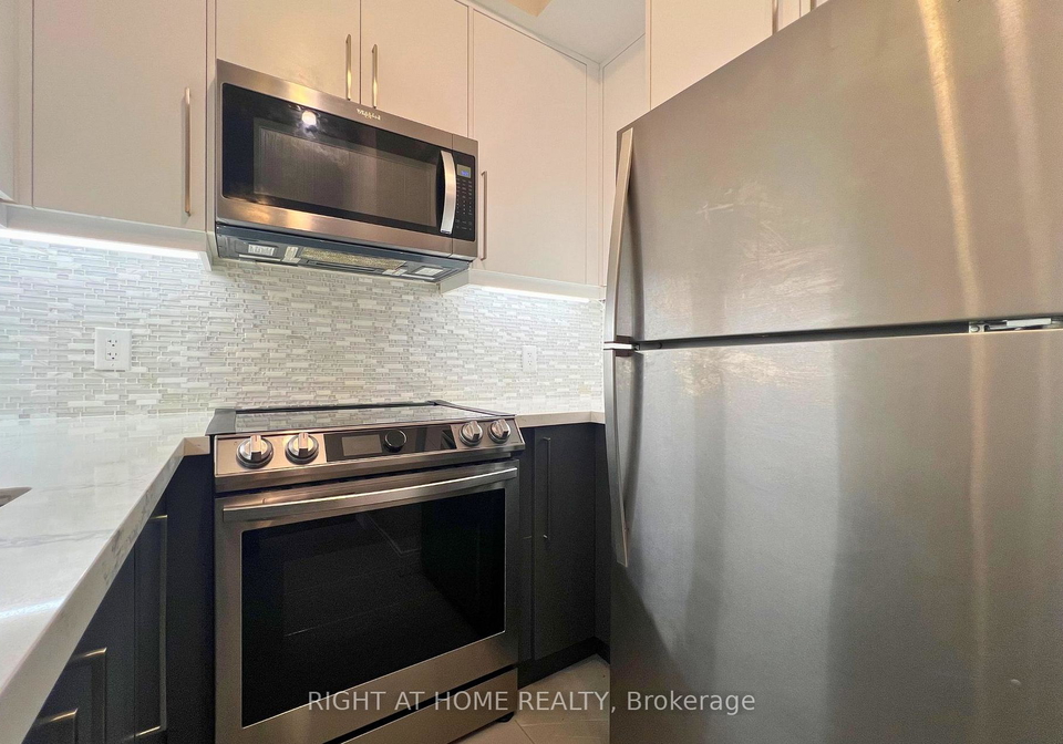 60-absolute-avenue-mississauga-ontario-w12192396