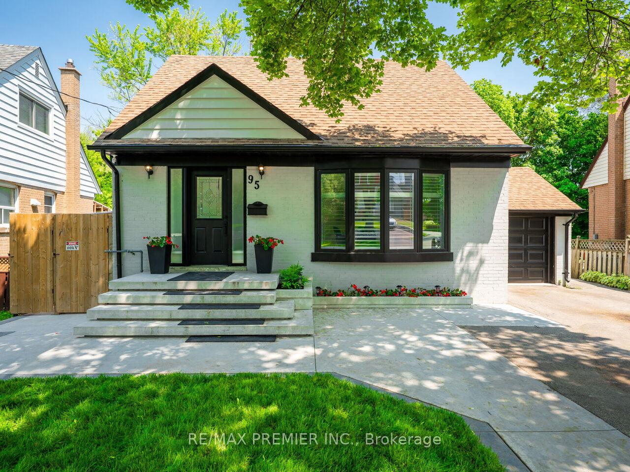 95-clearbrooke-circle-etobicoke-ontario-w12192588