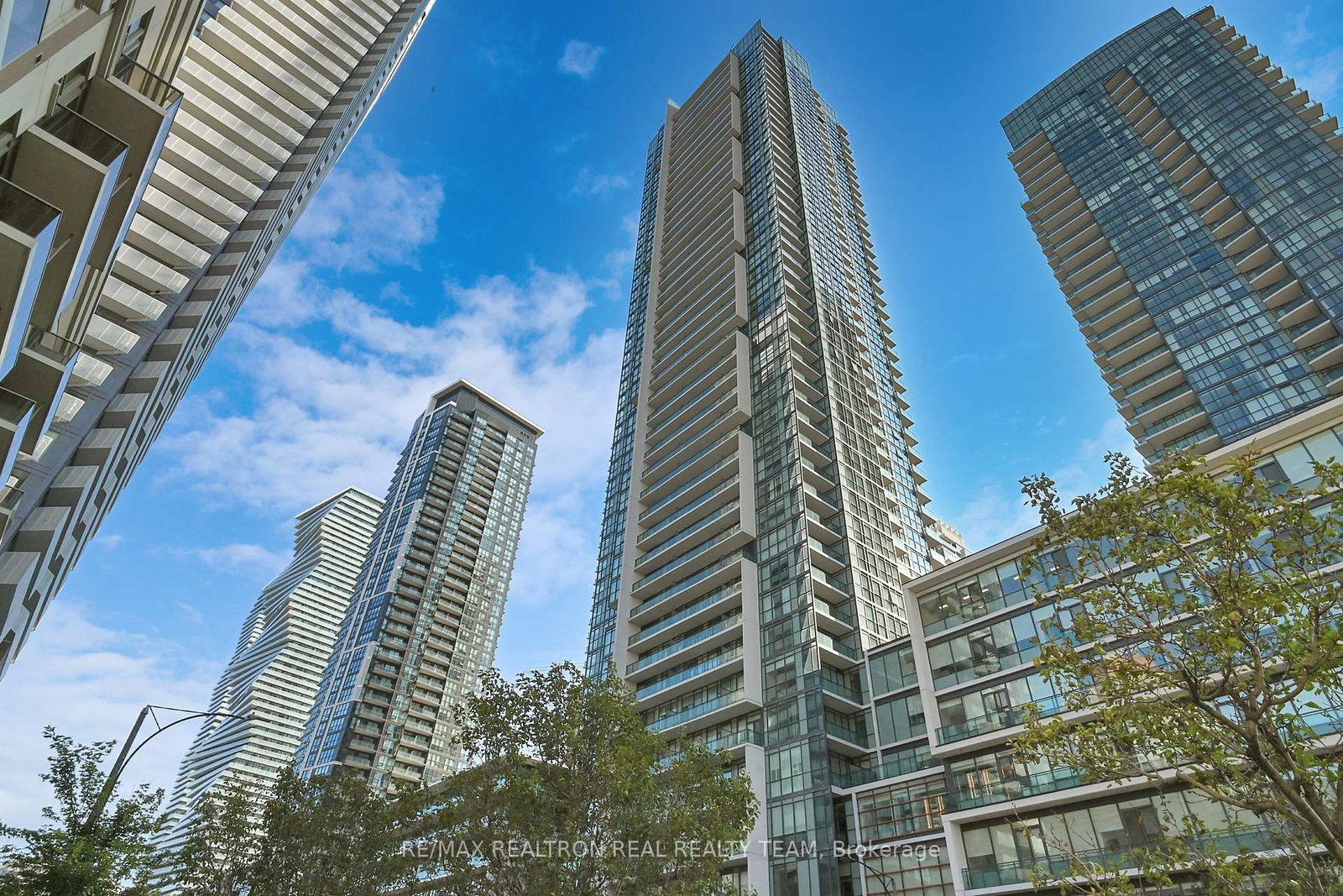 4070-confederation-parkway-mississauga-ontario-w12193080