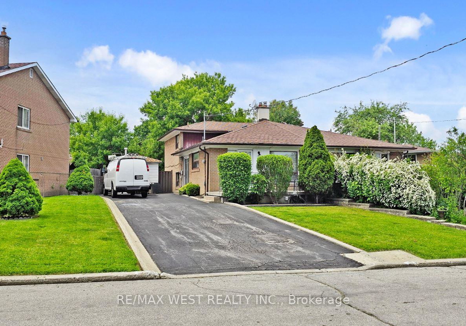 12-franson-crescent-york-ontario-w12193083