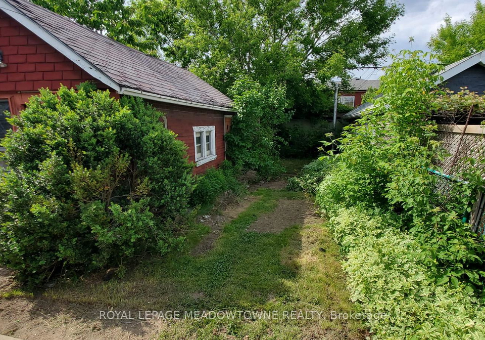 222-belgravia-avenue-north-york-ontario-w12195373