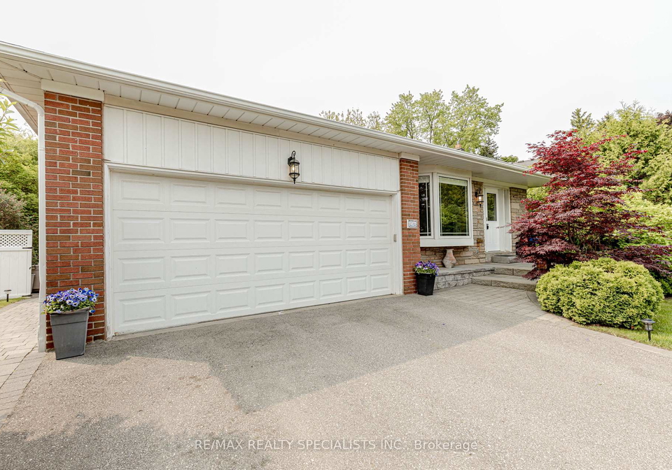 2318-yolanda-drive-oakville-ontario-w12195428