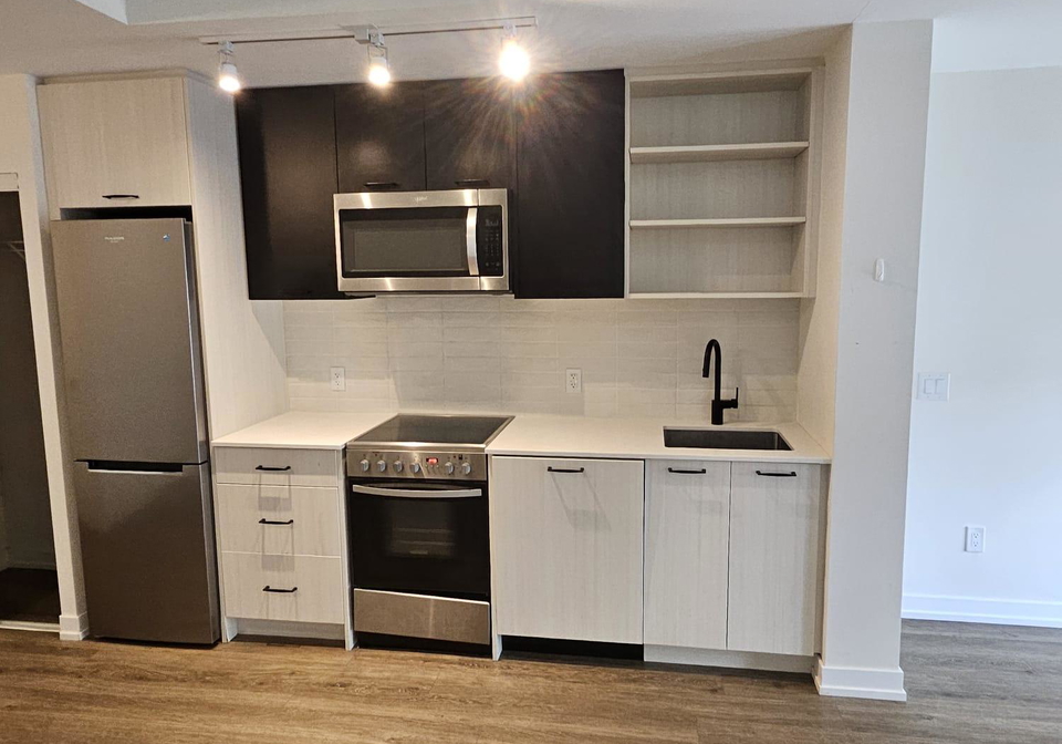 2300-st-clair-avenue-w-toronto-ontario-w12195776