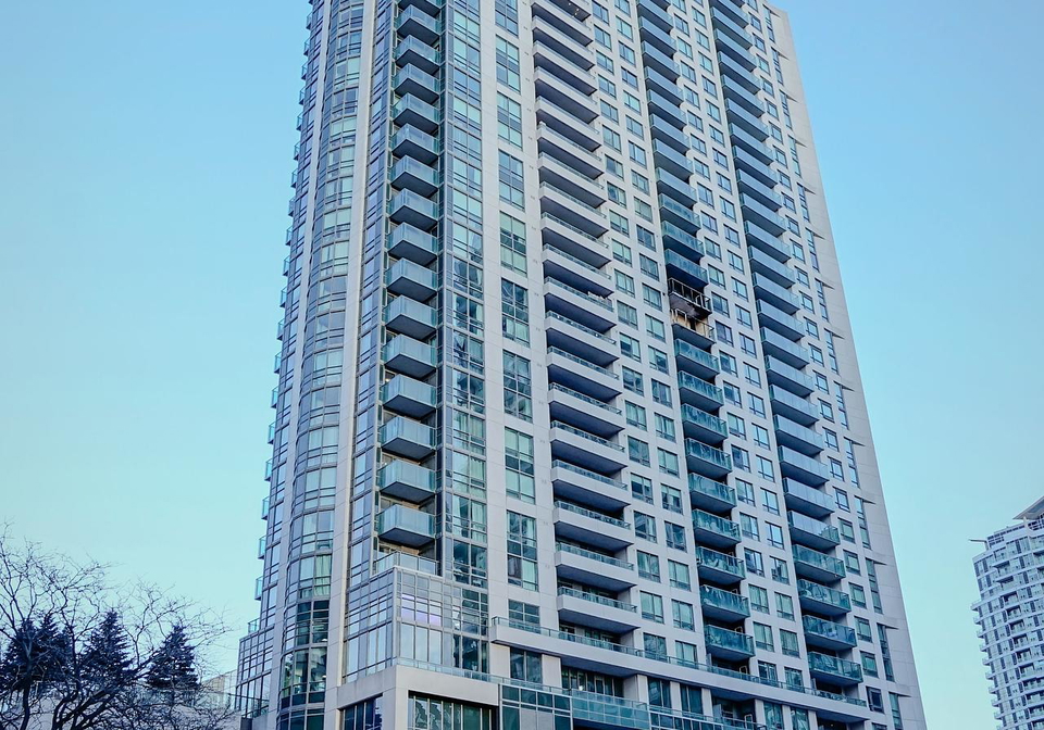 208-enfield-place-mississauga-ontario-w12196127