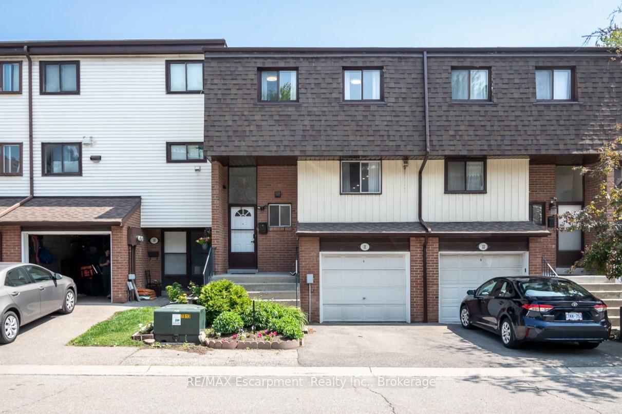180-valley-boulevard-mississauga-ontario-w12196176