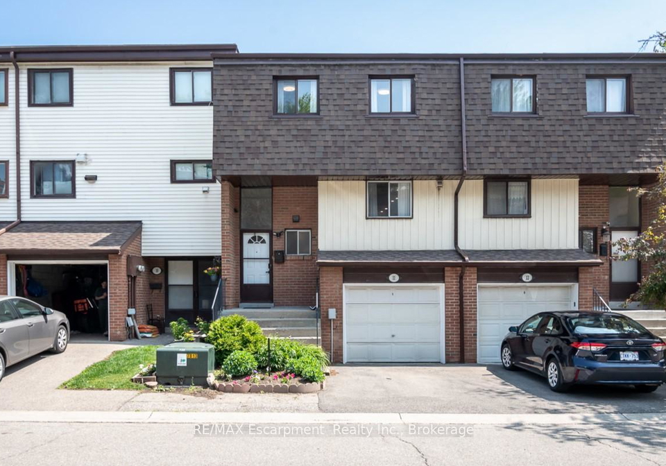 180-valley-boulevard-mississauga-ontario-w12196176