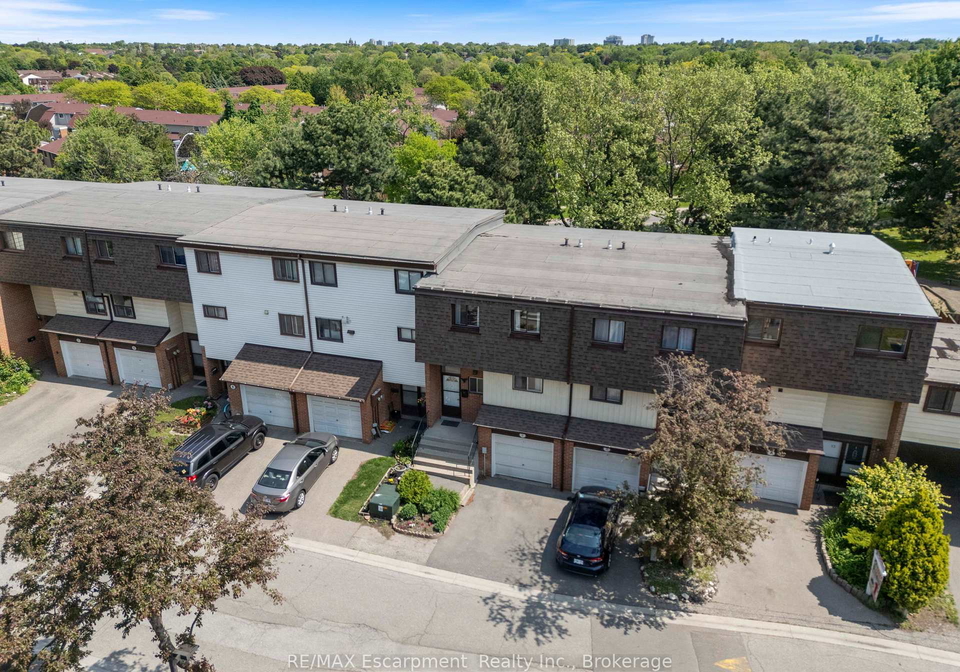 180-valley-boulevard-mississauga-ontario-w12196176
