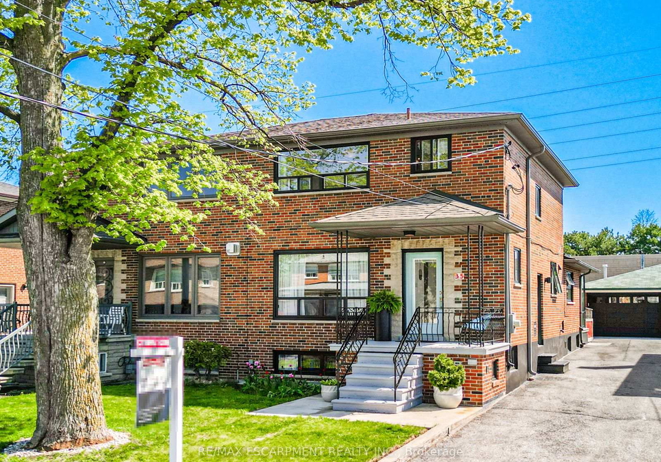 35-woodenhill-court-toronto-ontario-w12196314
