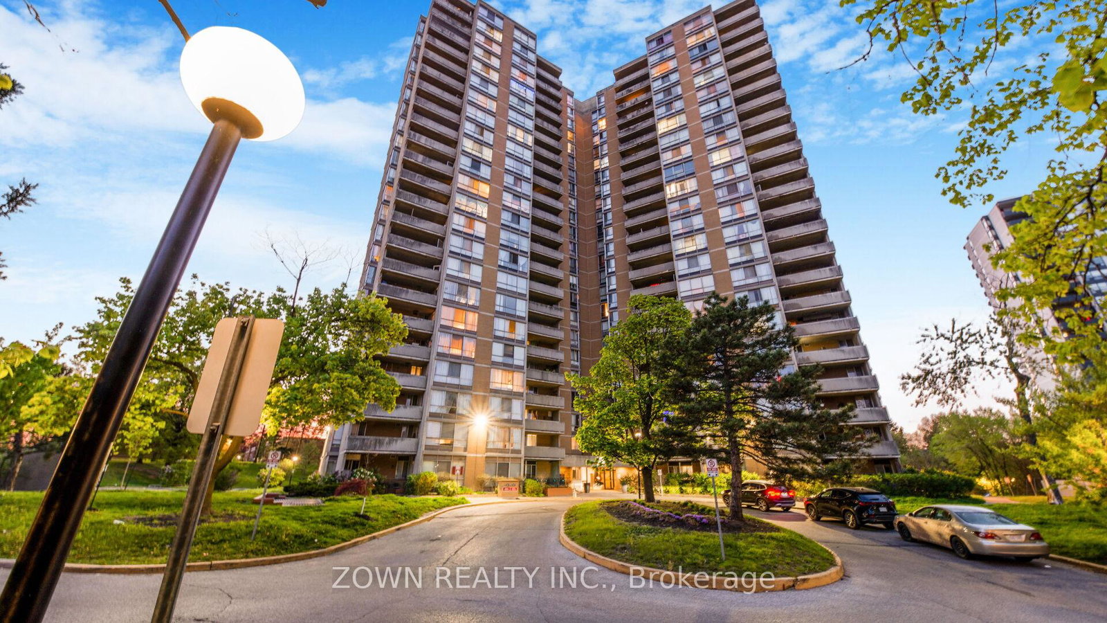 10-martha-eaton-way-north-york-ontario-w12196456