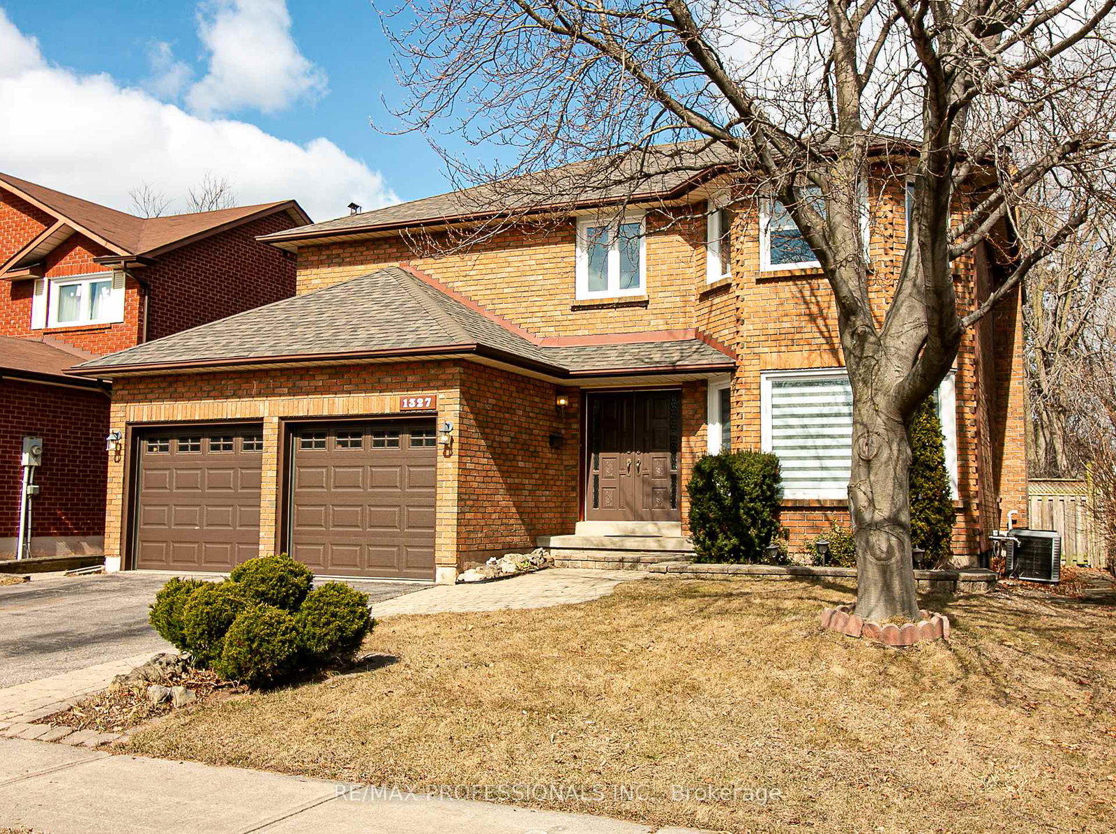 1327-greenwood-crescent-oakville-ontario-w12196483