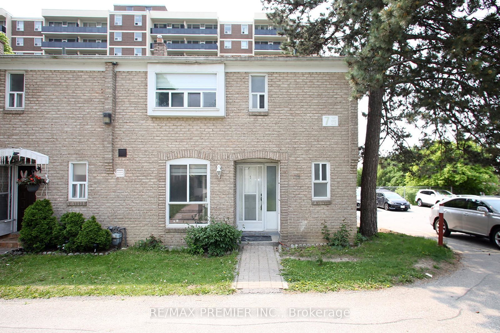7-gosford-boulevard-york-ontario-w12196835
