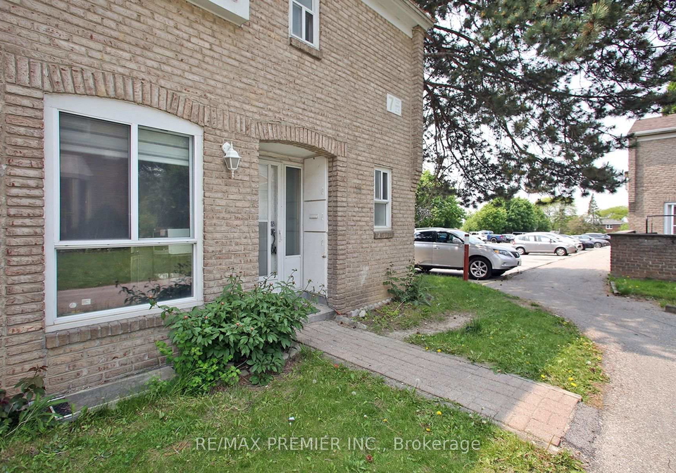 7-gosford-boulevard-york-ontario-w12196835