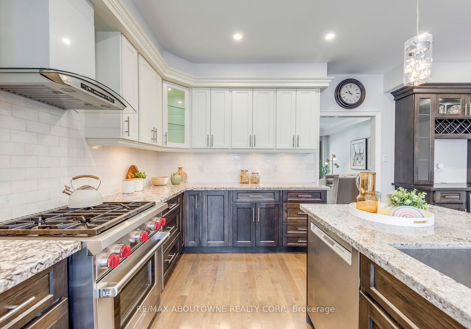 261-gatwick-drive-oakville-ontario-w12197546