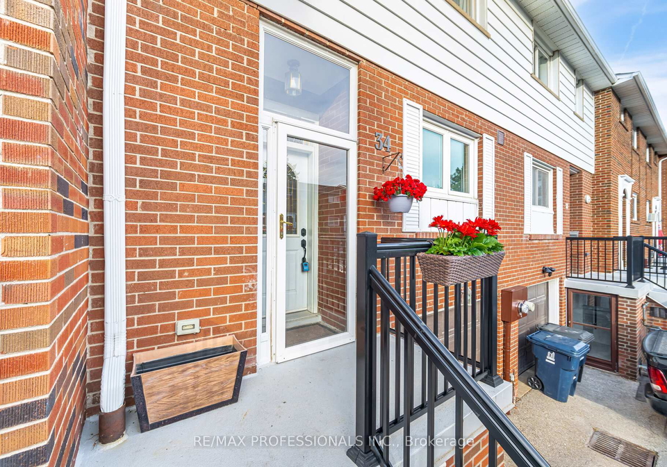 582-renforth-drive-etobicoke-ontario-w12198172