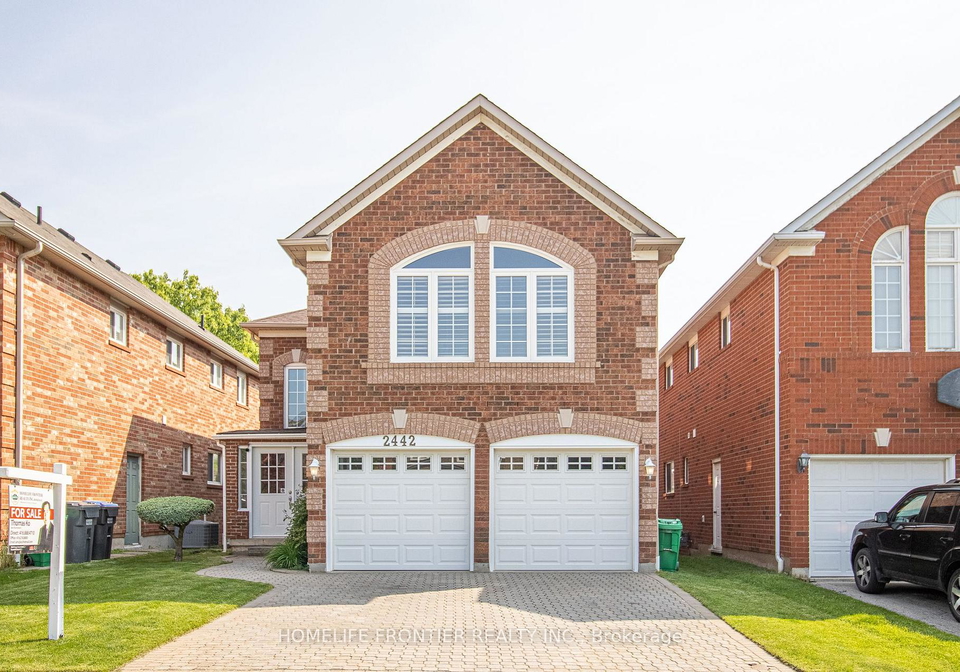 2442-yorktown-circle-mississauga-ontario-w12198216