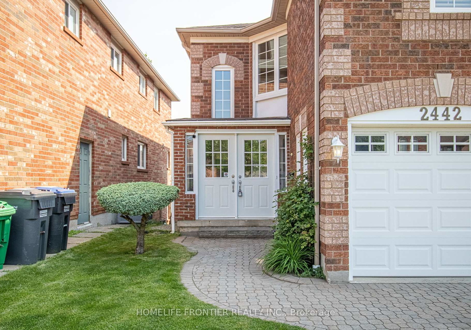 2442-yorktown-circle-mississauga-ontario-w12198216
