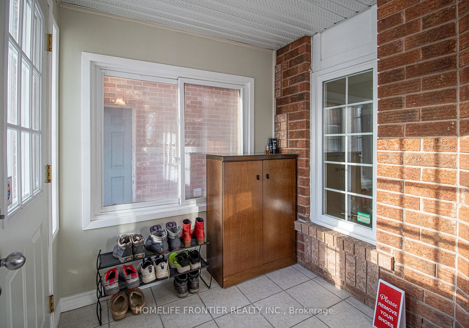 2442-yorktown-circle-mississauga-ontario-w12198216