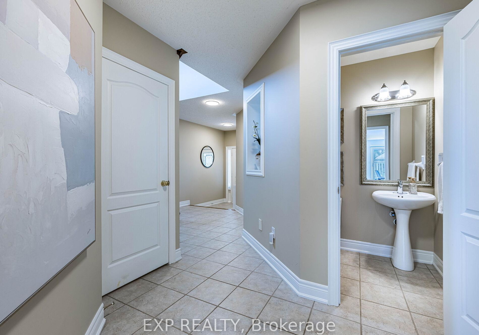 1082-knotty-pine-grove-mississauga-ontario-w12198793
