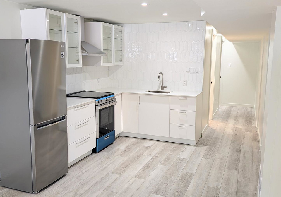 33-pendeen-avenue-toronto-ontario-w12198833